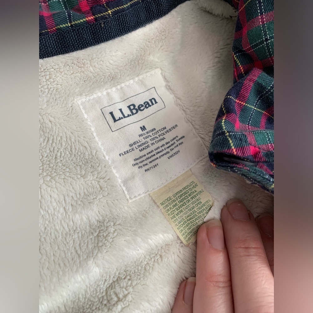 Women’s L.L. Bean fleece lined plaid button down size M - Picture 3 of 7